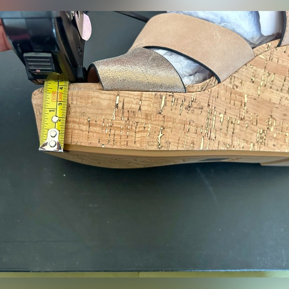 COACH - Isla Metallic Wedge: Women’s size 7.5B - Picture 14 of 14